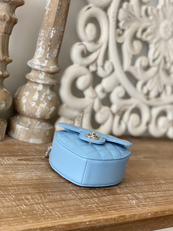 Handbag Chanel 81203 size 12×13×5.5 cm