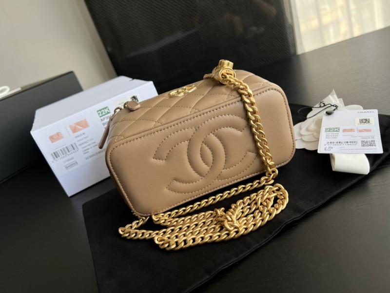 Handbag Chanel AP3044 size 17cmx9.5cmx8 cm