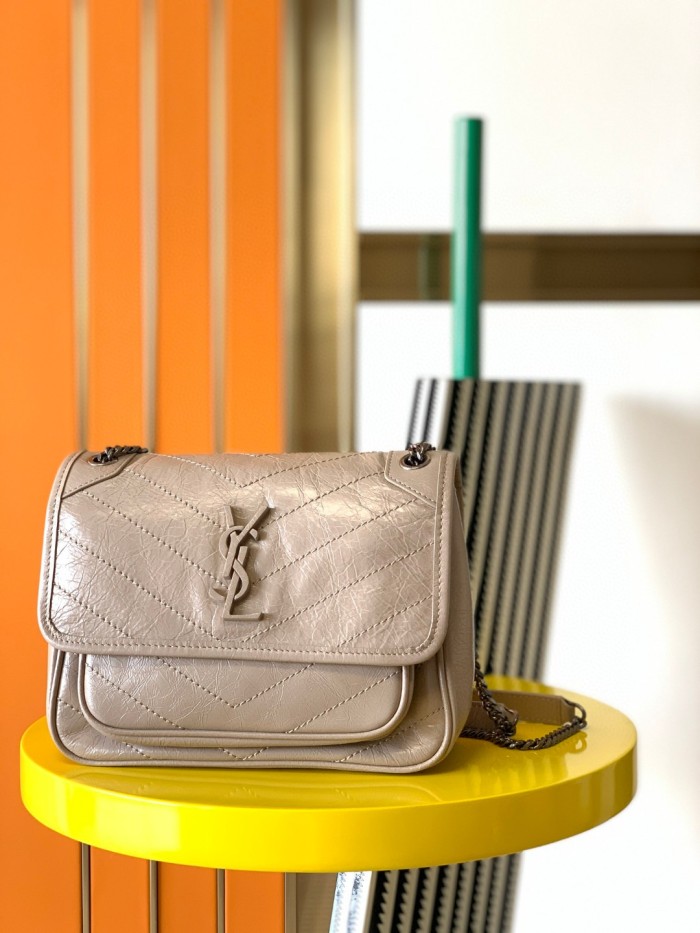 Handbags SAINT LAURENT 520534 size 23x16x6 cm