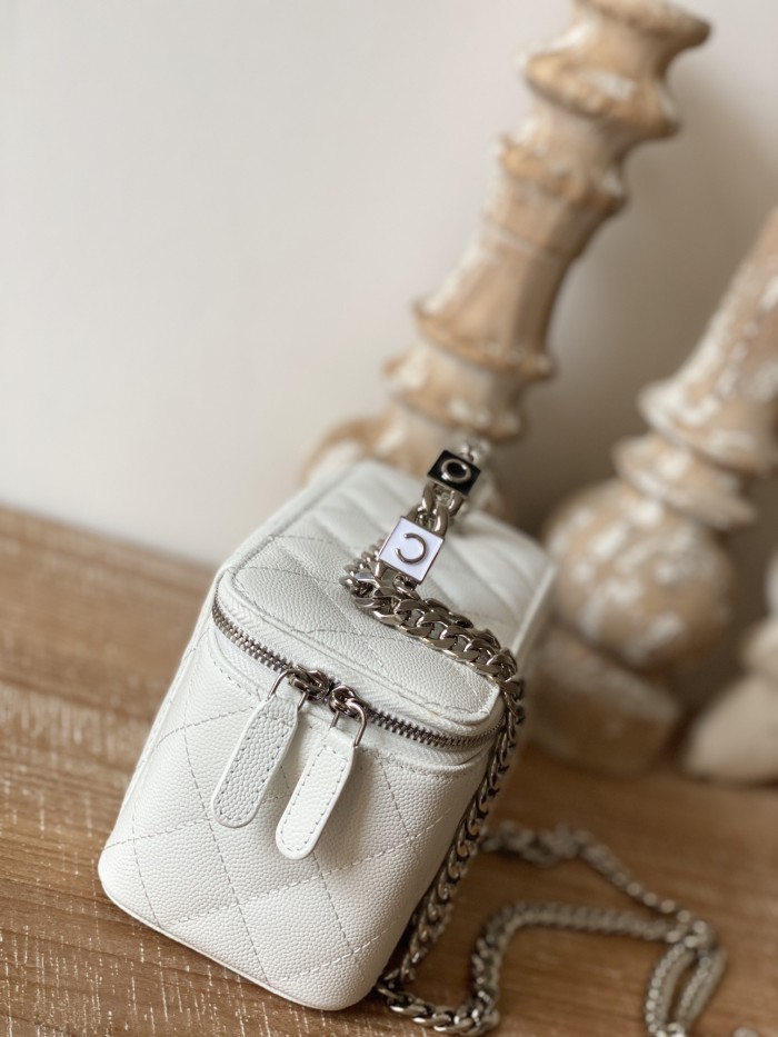 Handbag Chanel 81199 size 17 cm