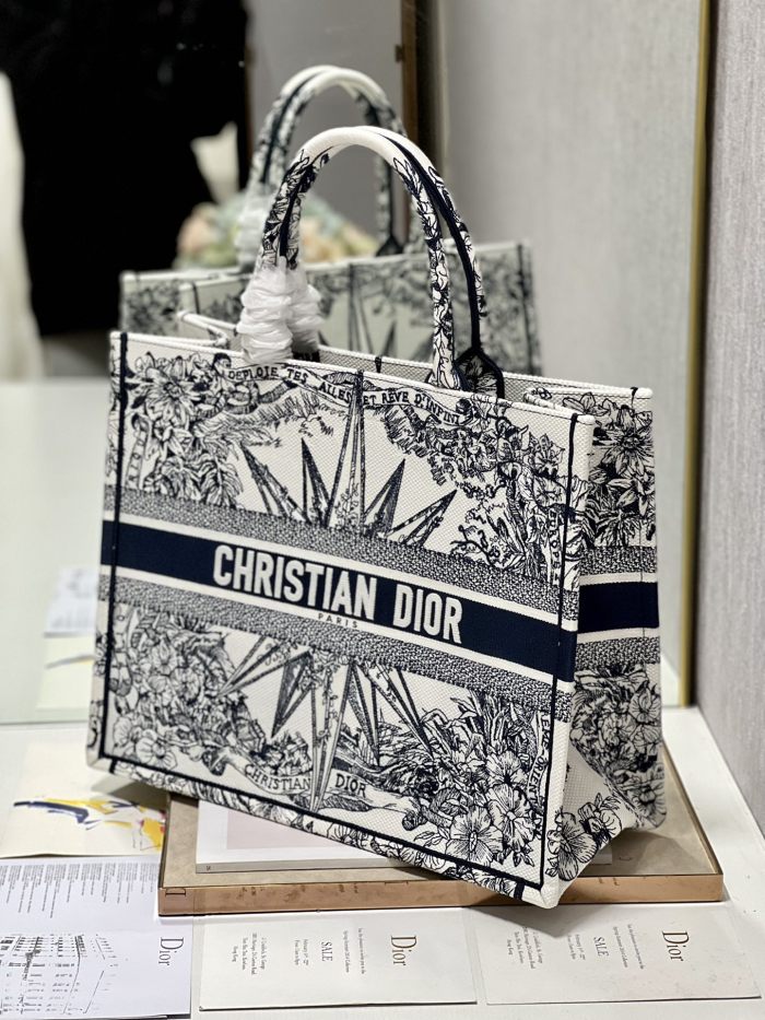 Handbag Dior 1286 size 42×35×18.5 cm