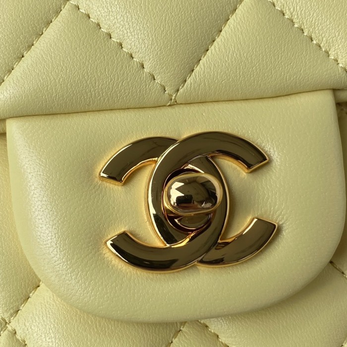 Handbag Chanel size 17 cm