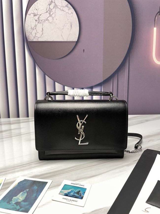 Handbags SAINT LAURENT 533026 size 19x14x5.5 cm