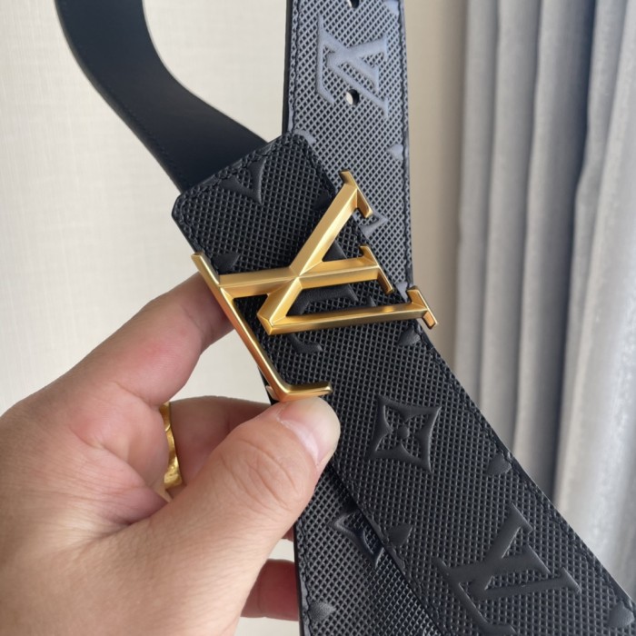 Louis Vuitton Belt 7 (width 4cm)