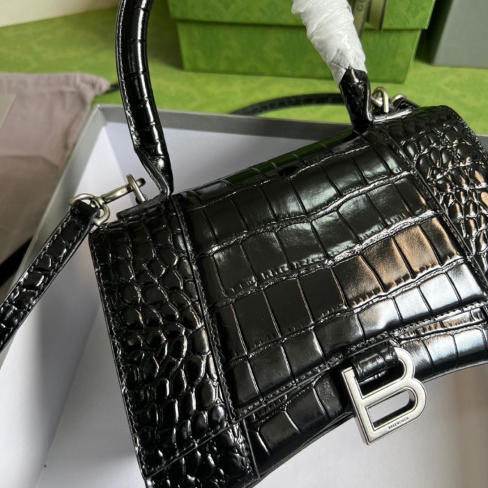 Handbag Gucci 5935461 size 23*15*10 cm