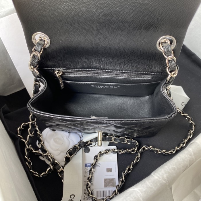 Handbag Chanel size 17 cm