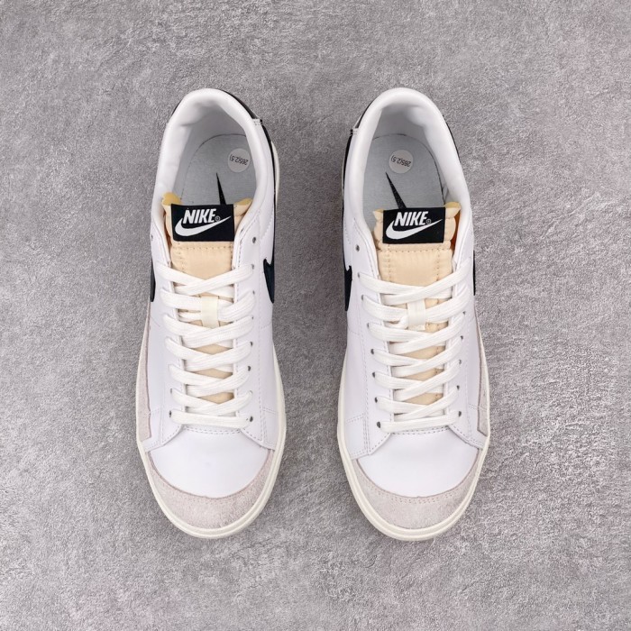 Nike Blazer Low Sneaker 15