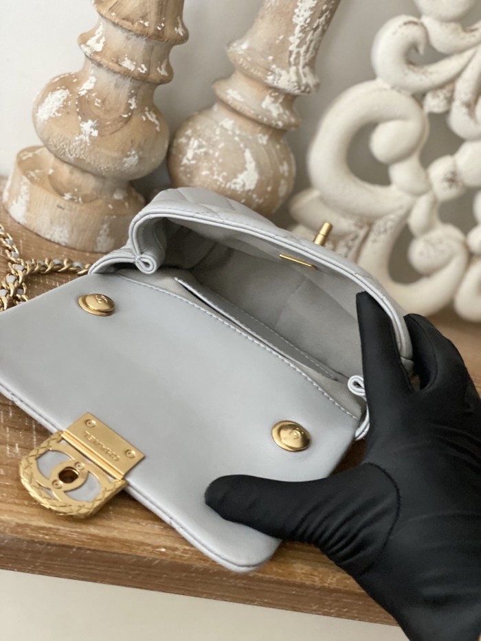 Handbag Chanel 3473 size 13*18*6 cm