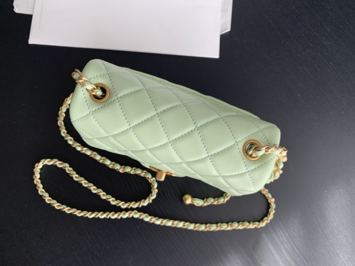 Handbag Chanel size 17 cm