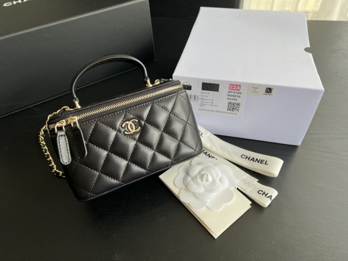 Handbag Chanel AP2199 size 17cmx9.5cmx8 cm