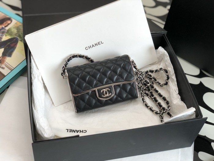 Handbag Chanel size 9*13*4* cm