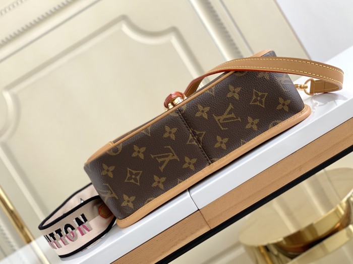 Handbag Louis Vuitton M45985 size 25.0 × 9.0 × 15.0 CM