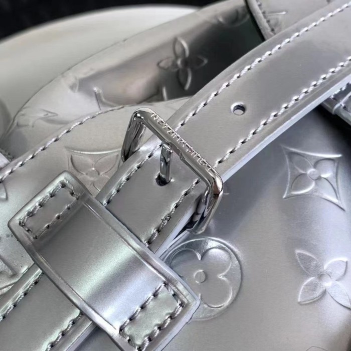 Handbag Louis Vuitton M58756 size 41x48x13cm