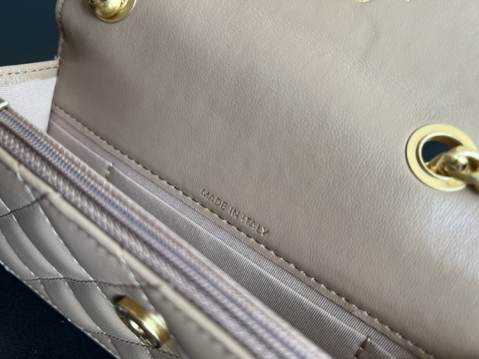 Handbag Chanel AP3047 size 17cm9cm3 cm