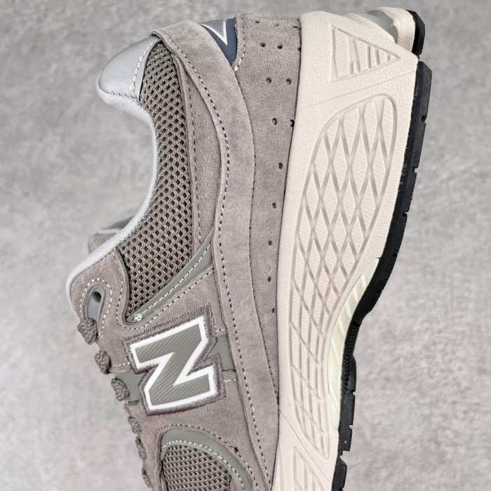 New Balance 2002R Sneaker 8