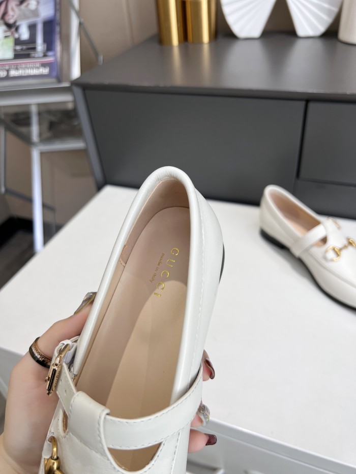 Gucci Women's maxi GG Gucci Jordaan loafer WOMEN 6