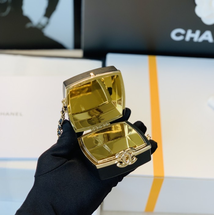 Handbag Chanel size 8*8*4 Cm