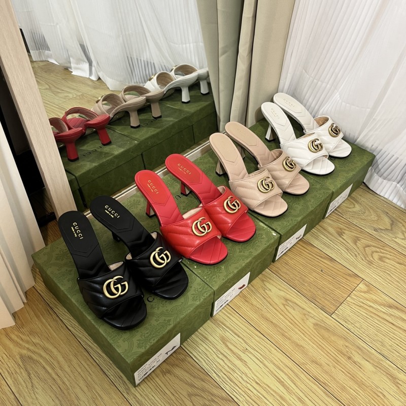 Gucci Women's Double G slide sandal WOMEN 7