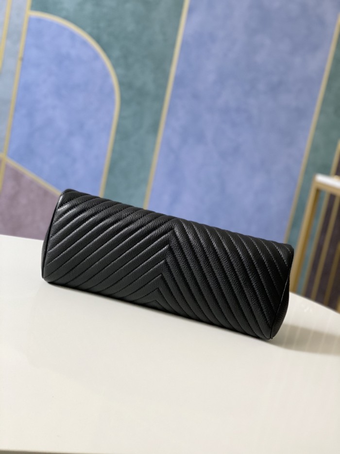 Handbag Chanel 86015 size 30.12.6 cm