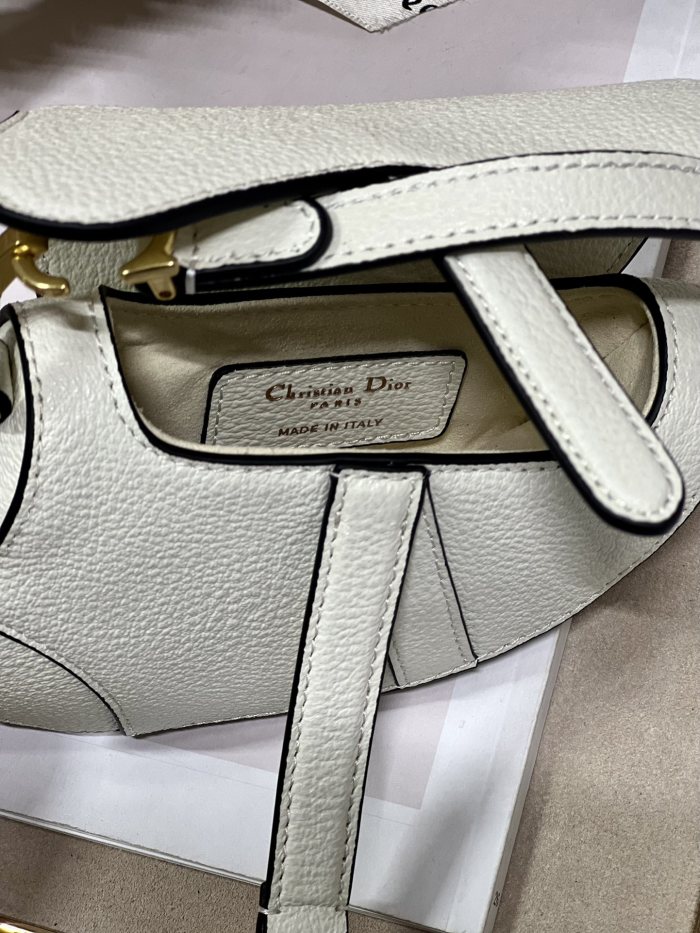 Handbag Dior 3067 size 12 x 7.5 x 5 cm