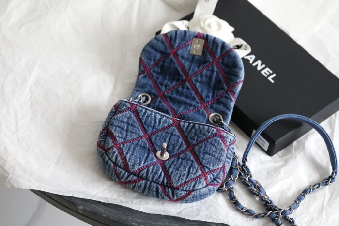 Handbag Chanel size 22 cm