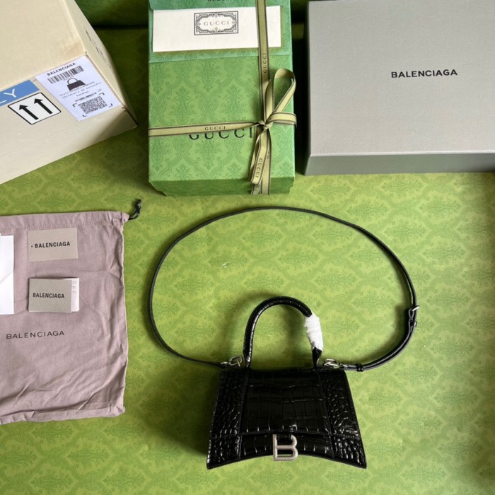 Handbag Gucci 5935461 size 23*15*10 cm