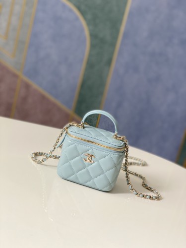 Handbag Chanel 81189 size 10 7 9 cm