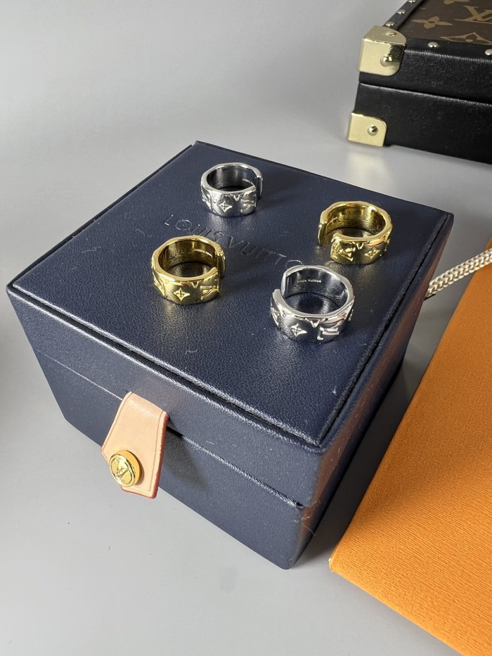 Clothes Louis Vuitton 83