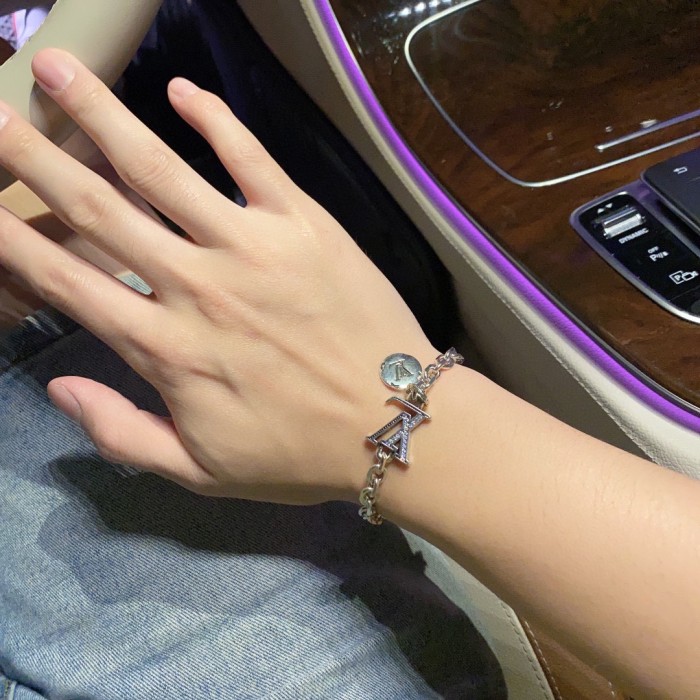 Clothes Louis Vuitton 53