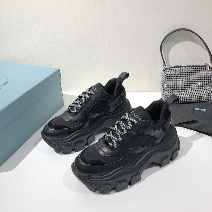 Prada Low Top sneaker 52