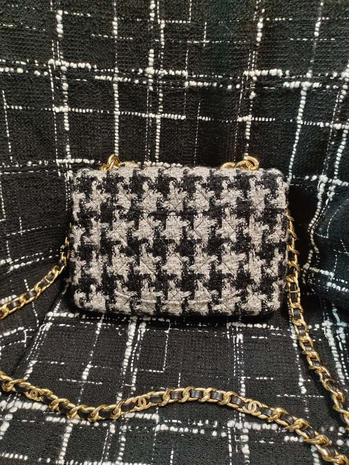 Handbag Chanel size 15*22*6 cm