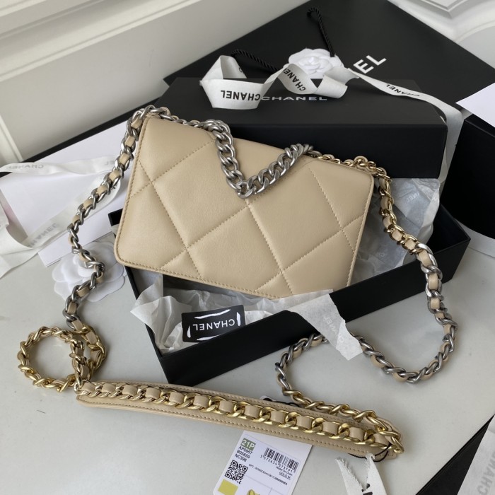 Handbag Chanel size 19 cm