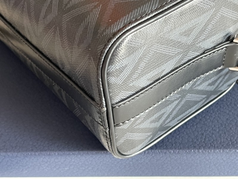 Handbag Dior D93335 size 21.5-11-12.5 cm