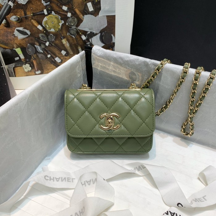 Handbag Chanel 82768 size 12.5 2.5 9 cm