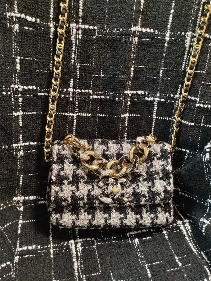 Handbag Chanel size 15*22*6 cm