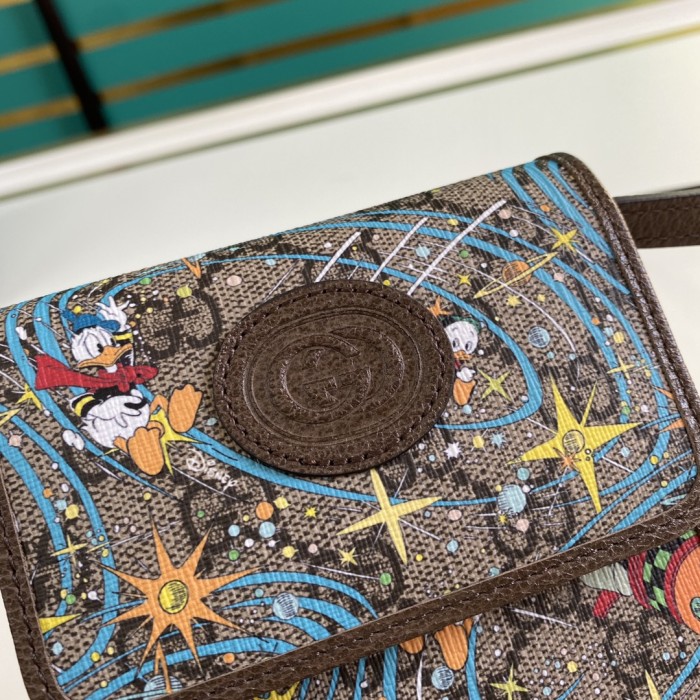 Handbag Gucci 647927 size 11.5*18*3.5 cm