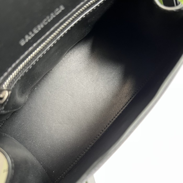 Handbag Gucci 5935461 size 23*15*10 cm