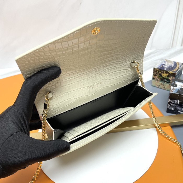 Handbags SAINT LAURENT 607788 size 19x12x4 cm