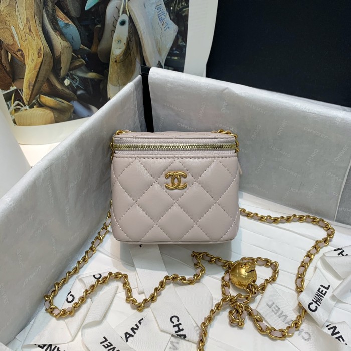 Handbag Chanel 81136 size 10.5 8.5 7 cm