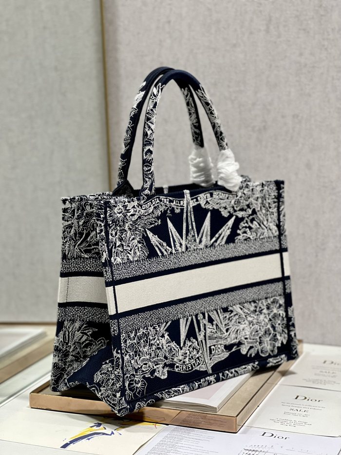 Handbag Dior 1286 size 36×28 cm