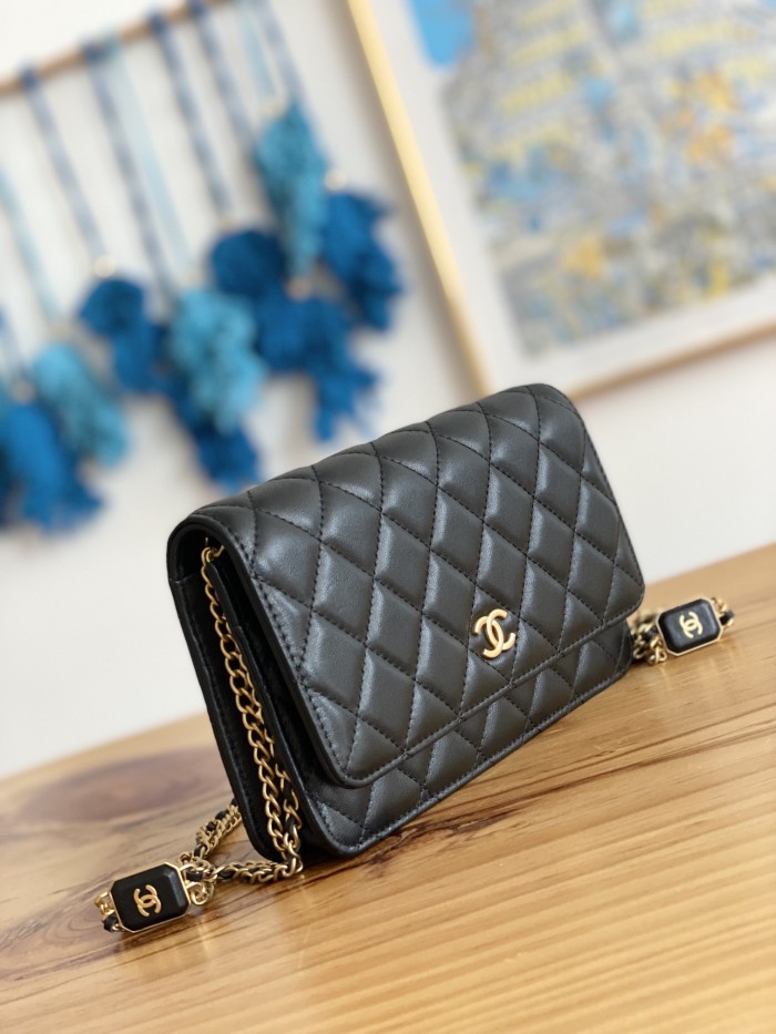 Handbag Chanel 81217 size 19.2 12.3 3.5 cm