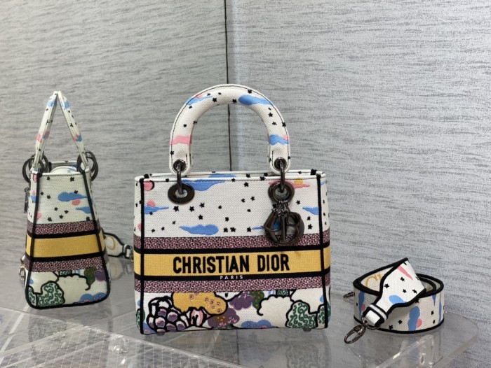 Handbag Dior size 24 cm