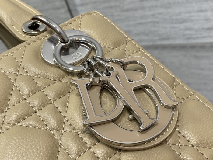 Handbag Dior size 20 cm