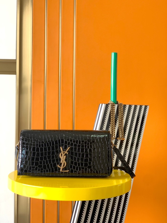 Handbags SAINT LAURENT 632014 size 26x13.5x4.5 cm