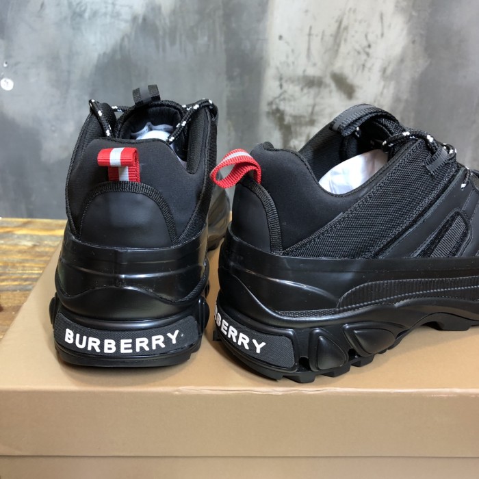 Burberry Arthur Vintage Sneaker 31