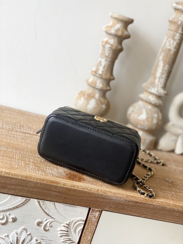 Handbag Chanel 81195 size 16 9.5 8 cm