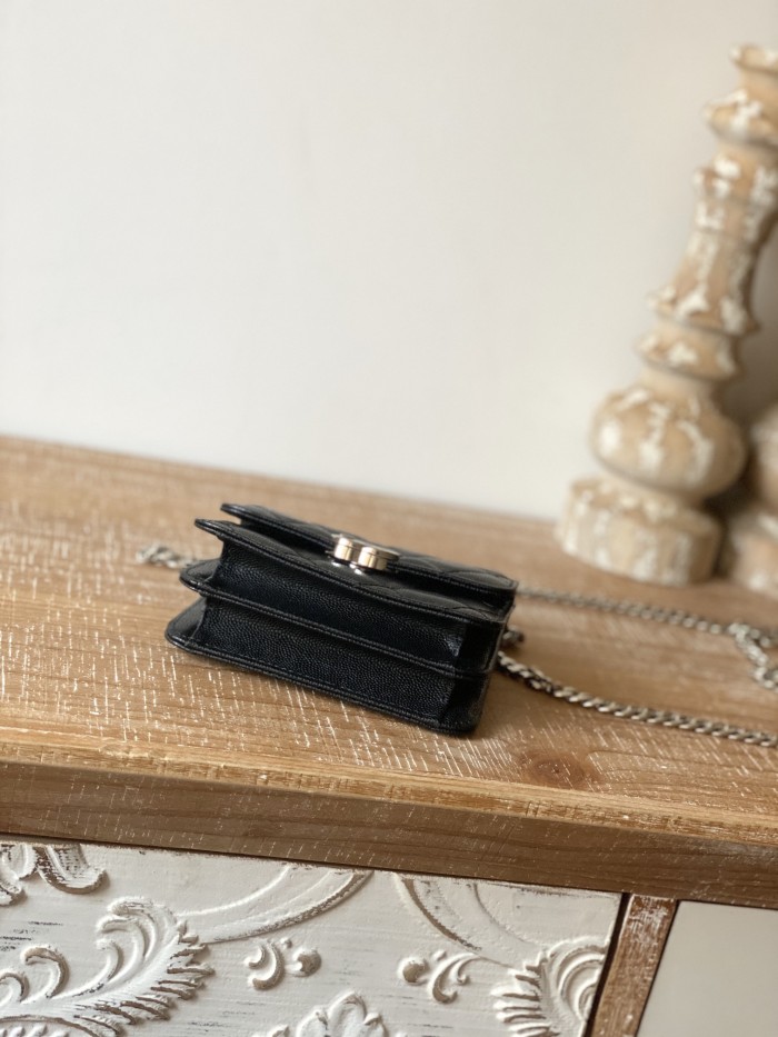 Handbag Chanel 81197 size 9.5×13×6 cm