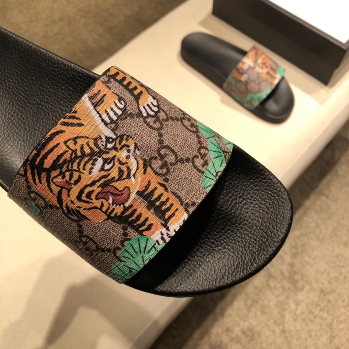 Gucci Slippers 37