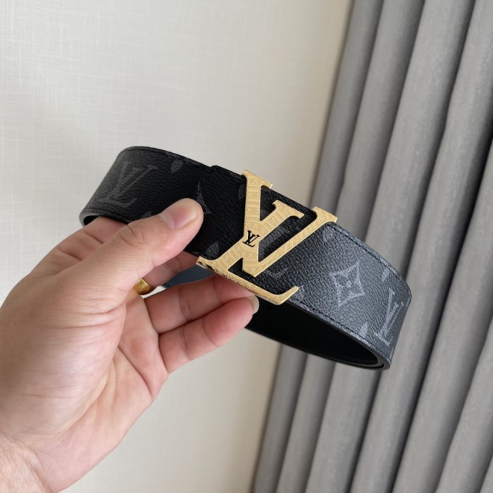 Louis Vuitton Belt 8 (width 4cm)