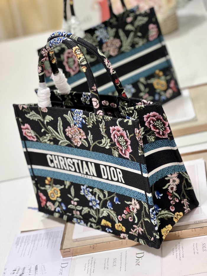 Handbag Dior 1286 size 36×28 cm